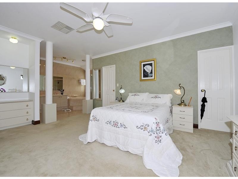 1 Laidley Way, Greenfields WA 6210