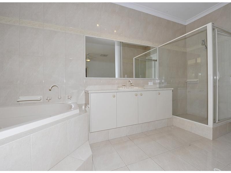 1 Laidley Way, Greenfields WA 6210