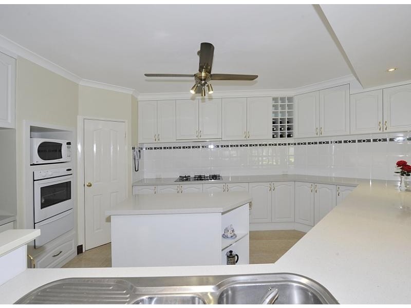 1 Laidley Way, Greenfields WA 6210