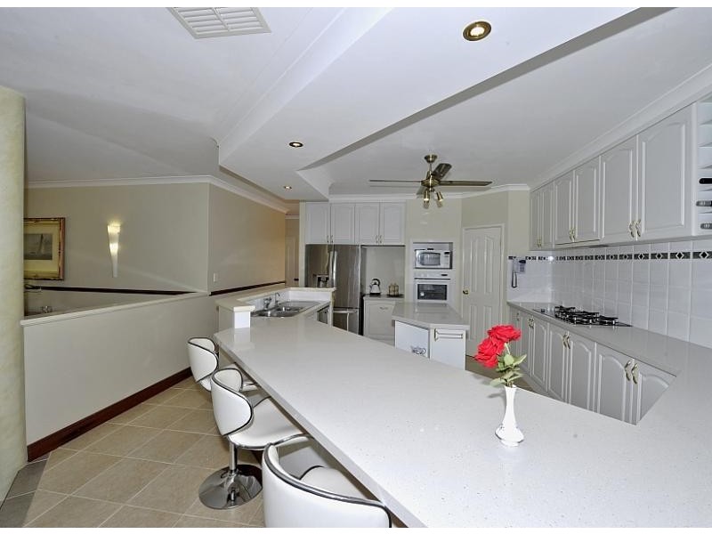 1 Laidley Way, Greenfields WA 6210