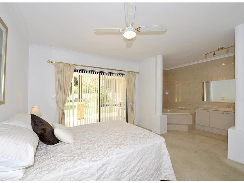 1 Laidley Way, Greenfields WA 6210