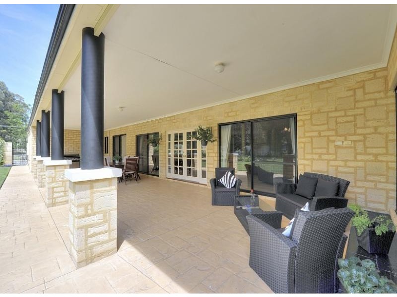 1 Laidley Way, Greenfields WA 6210