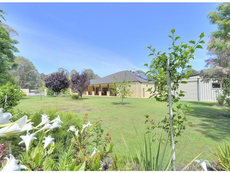 1 Laidley Way, Greenfields WA 6210