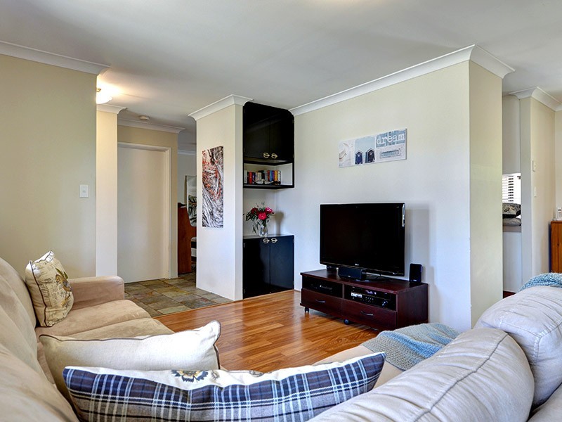 35 Wonambi Way, Wanneroo WA 6065