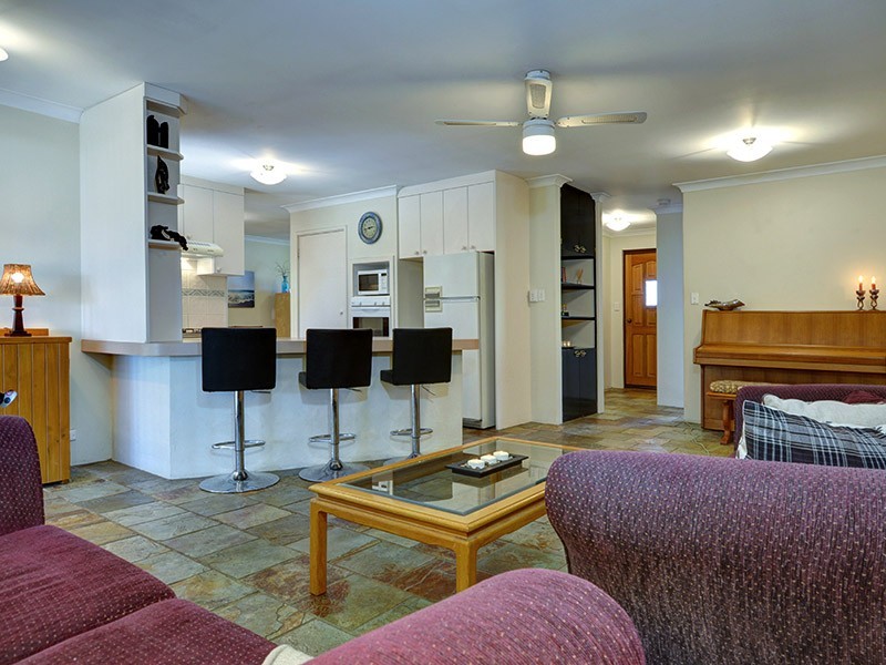 35 Wonambi Way, Wanneroo WA 6065