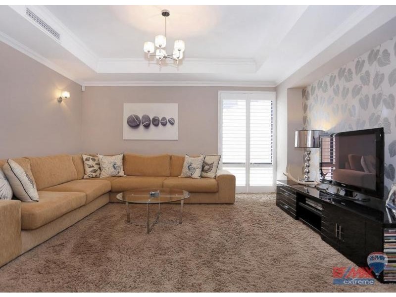 13 Tulum Approach, Iluka WA 6028