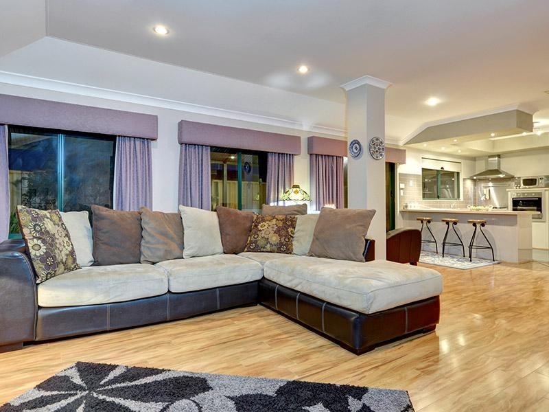 4 Shropshire Crescent, Butler WA 6036