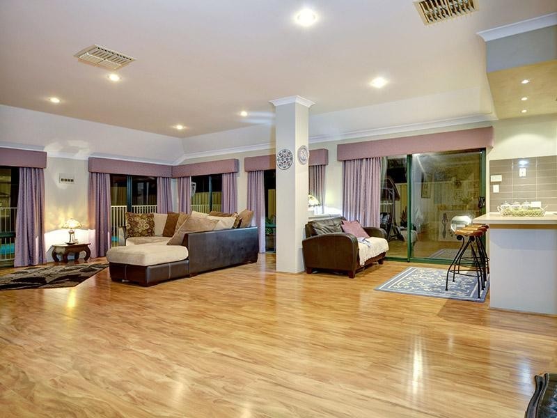 4 Shropshire Crescent, Butler WA 6036