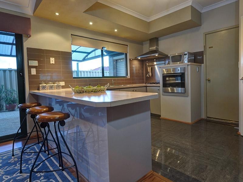 4 Shropshire Crescent, Butler WA 6036