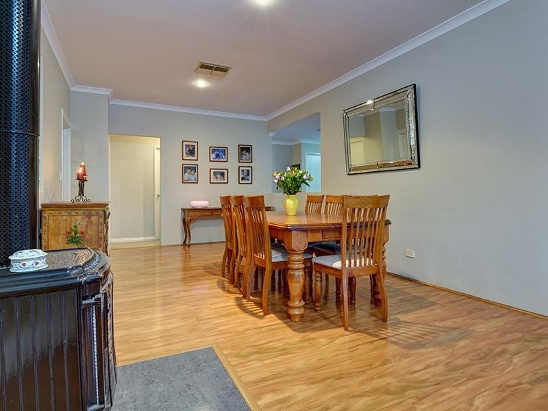 4 Shropshire Crescent, Butler WA 6036