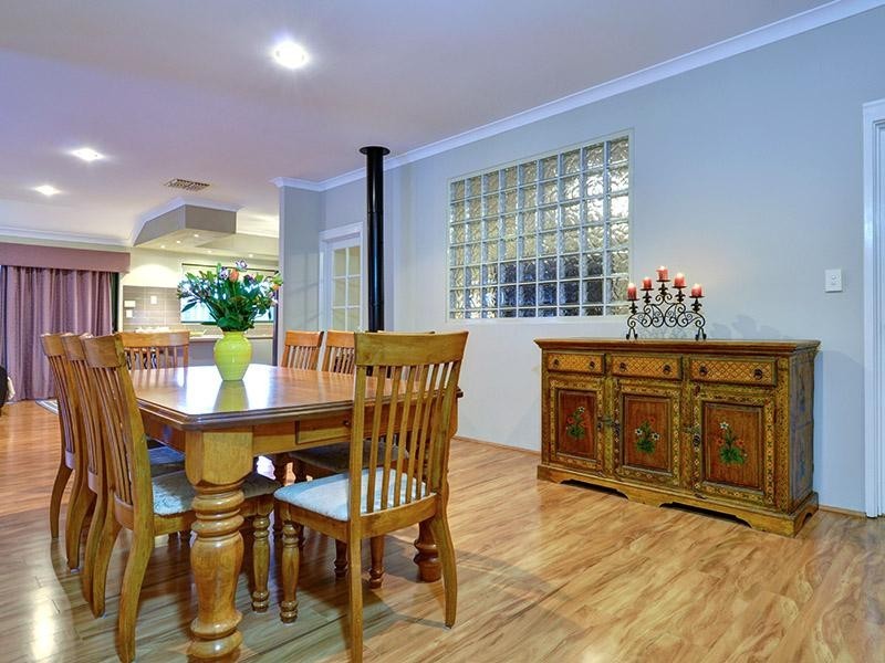 4 Shropshire Crescent, Butler WA 6036