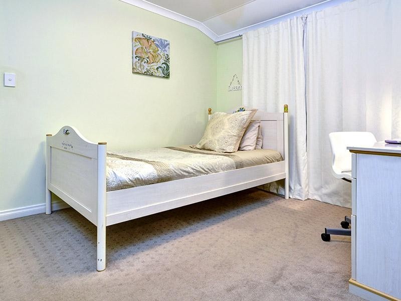 4 Shropshire Crescent, Butler WA 6036