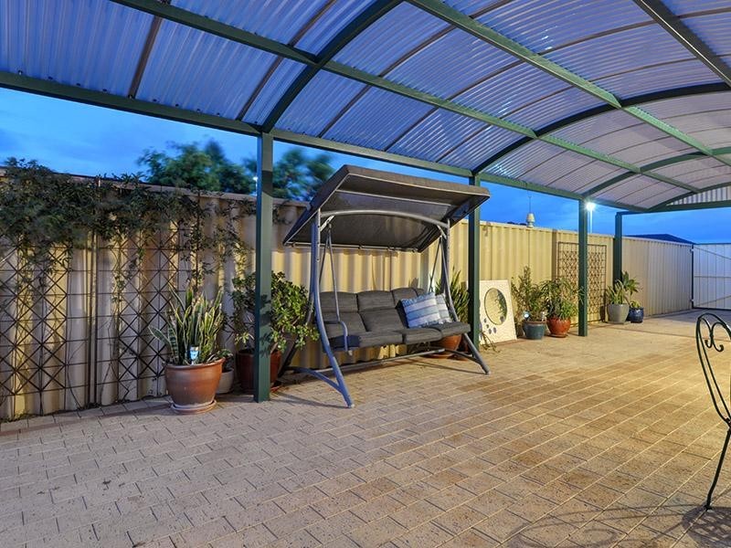 4 Shropshire Crescent, Butler WA 6036