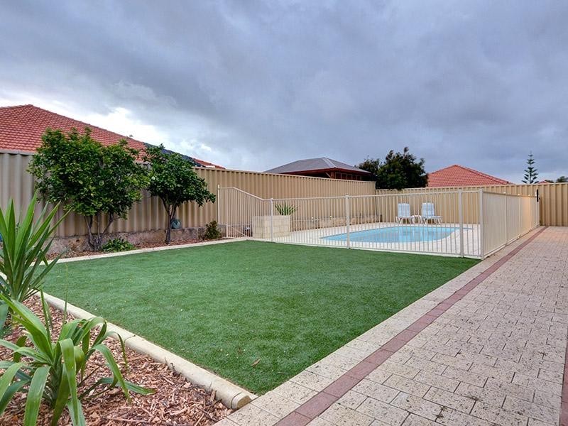 4 Shropshire Crescent, Butler WA 6036