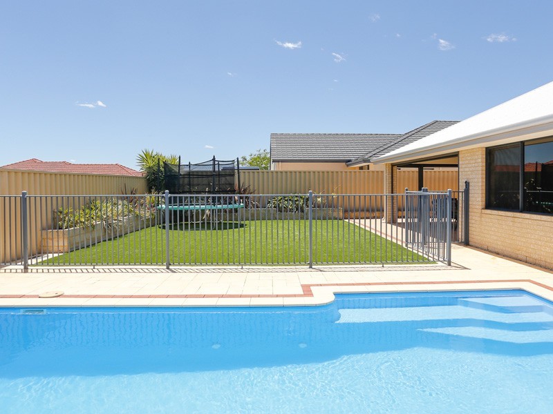 14 Crown Point Crescent, Butler WA 6036