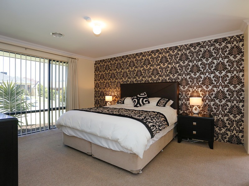 14 Crown Point Crescent, Butler WA 6036