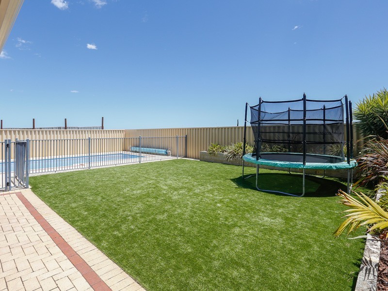 14 Crown Point Crescent, Butler WA 6036