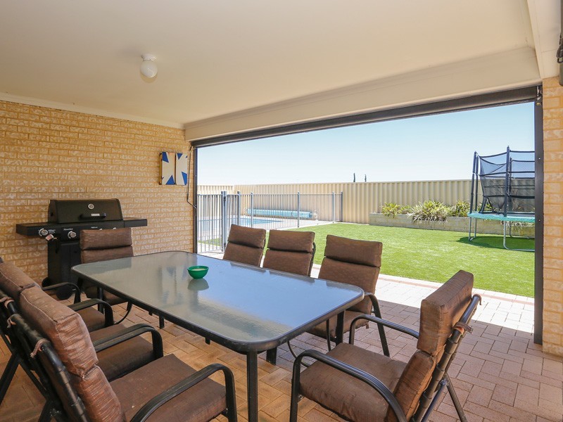 14 Crown Point Crescent, Butler WA 6036