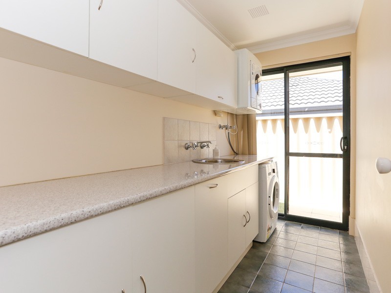 14 Crown Point Crescent, Butler WA 6036