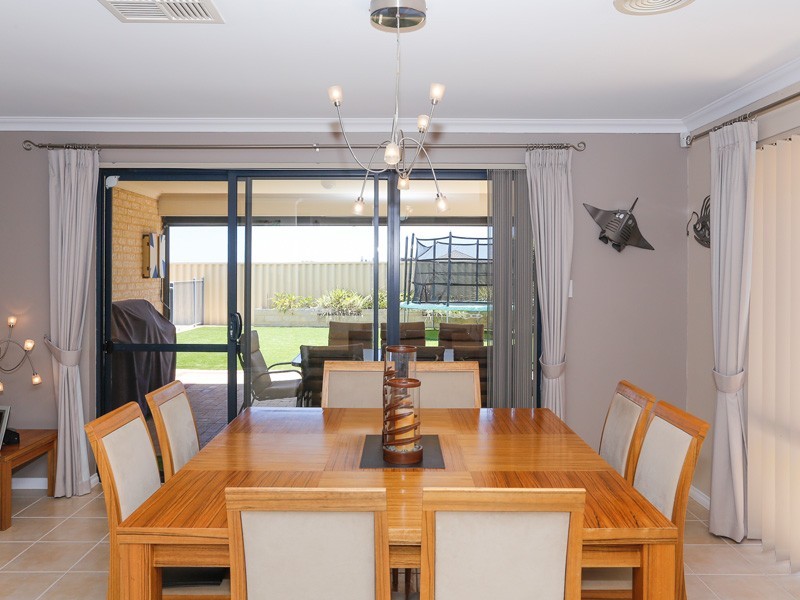 14 Crown Point Crescent, Butler WA 6036