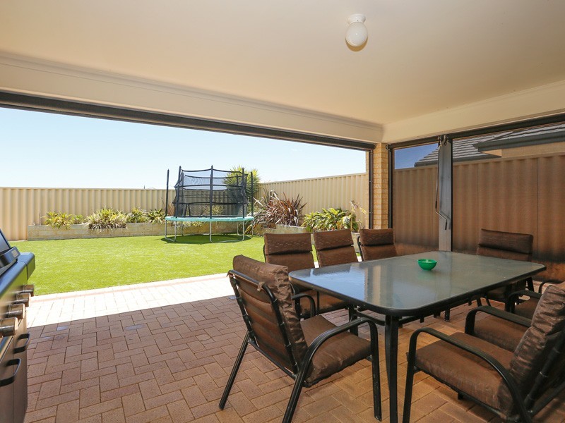 14 Crown Point Crescent, Butler WA 6036