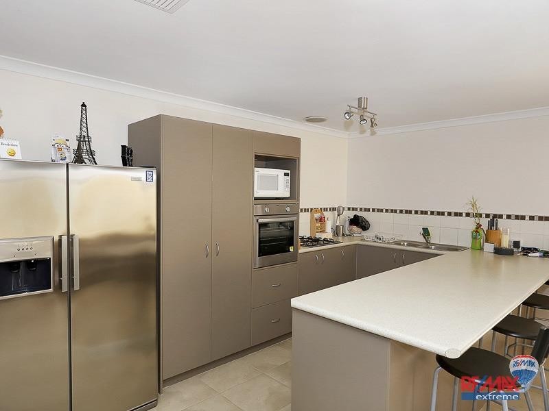 6 Flax Road, Yanchep WA 6035