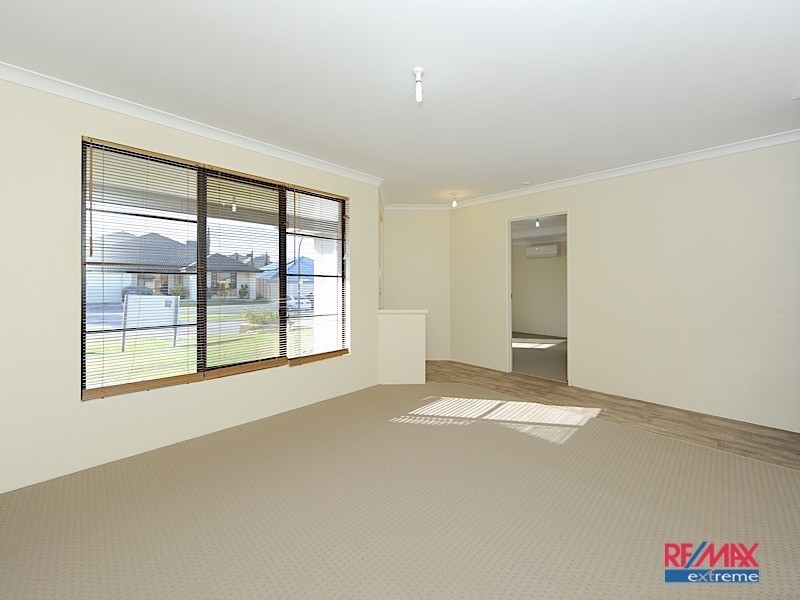 42 Elmhurst Drive, Clarkson WA 6030