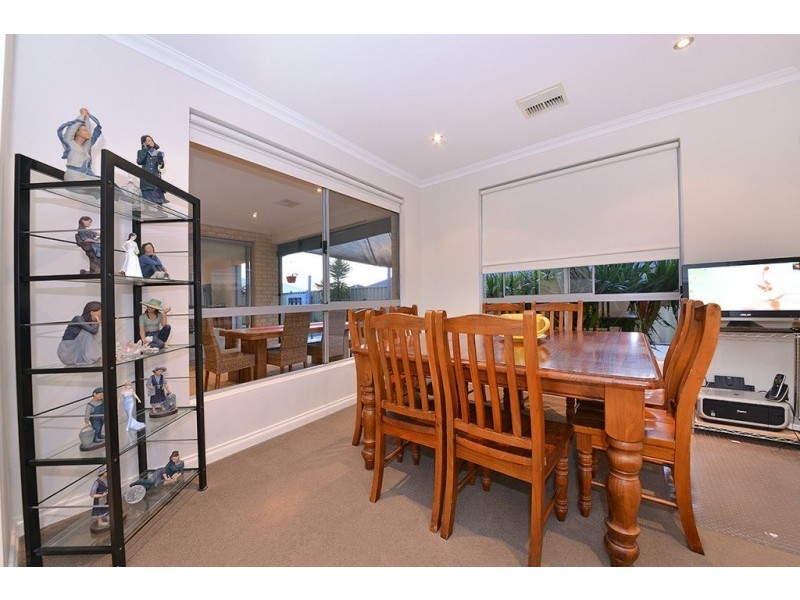 8 Leighton Gardens, Tapping WA 6065