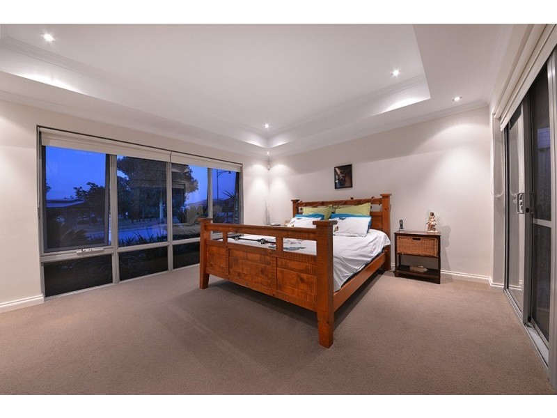 8 Leighton Gardens, Tapping WA 6065