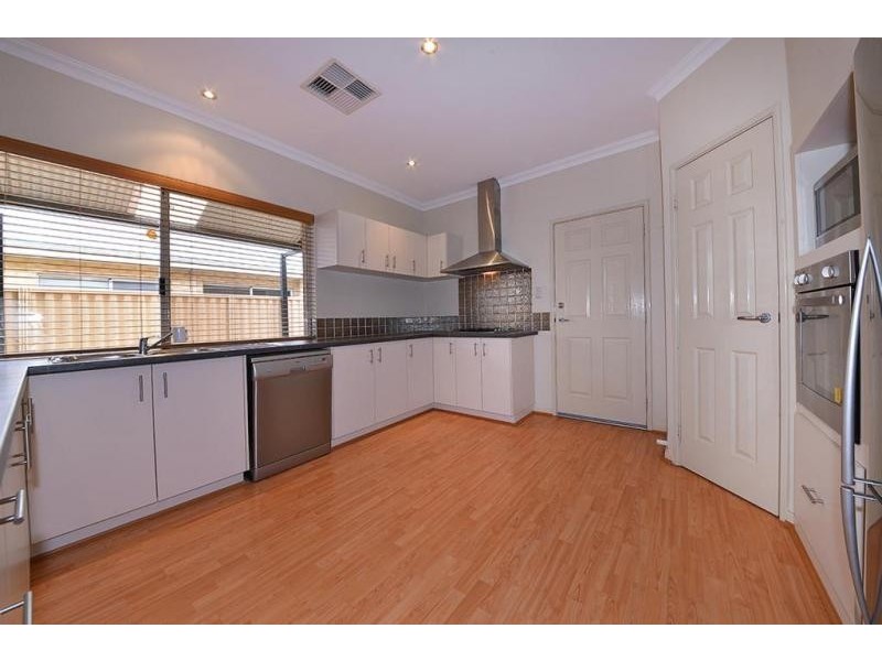 55 Litchfield Crescent, Carramar WA 6031