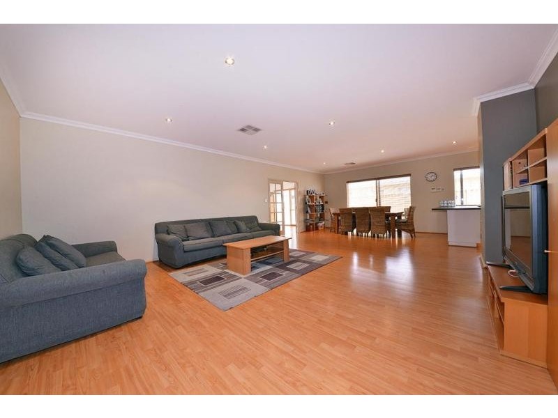 55 Litchfield Crescent, Carramar WA 6031