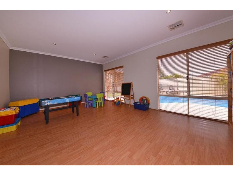 55 Litchfield Crescent, Carramar WA 6031