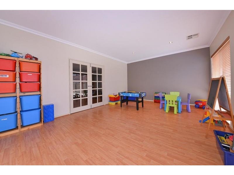 55 Litchfield Crescent, Carramar WA 6031