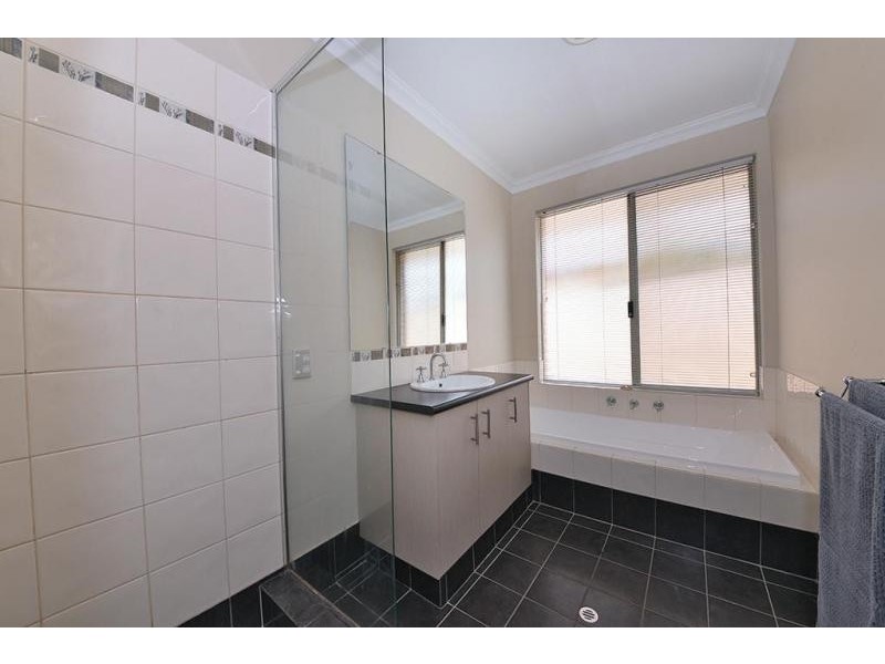 55 Litchfield Crescent, Carramar WA 6031