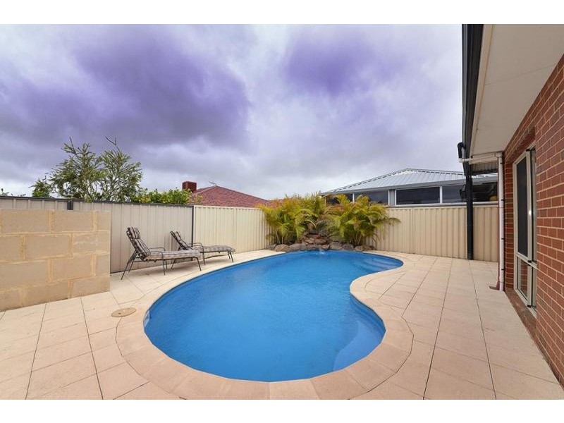 55 Litchfield Crescent, Carramar WA 6031