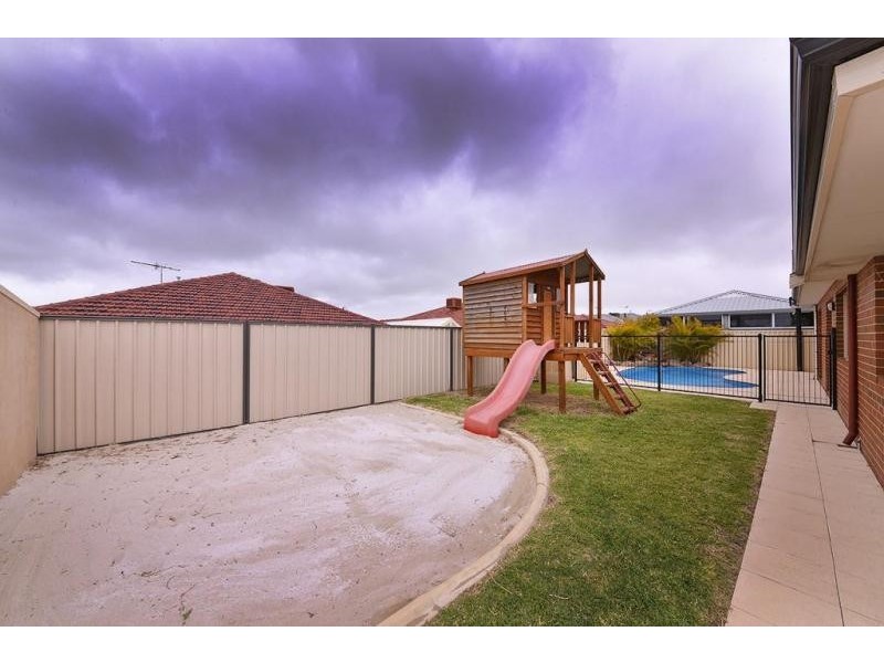 55 Litchfield Crescent, Carramar WA 6031