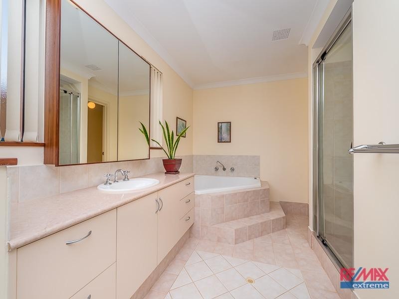 14 Woodlake Retreat, Kingsley WA 6026