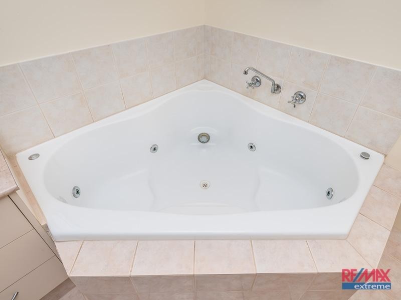 14 Woodlake Retreat, Kingsley WA 6026