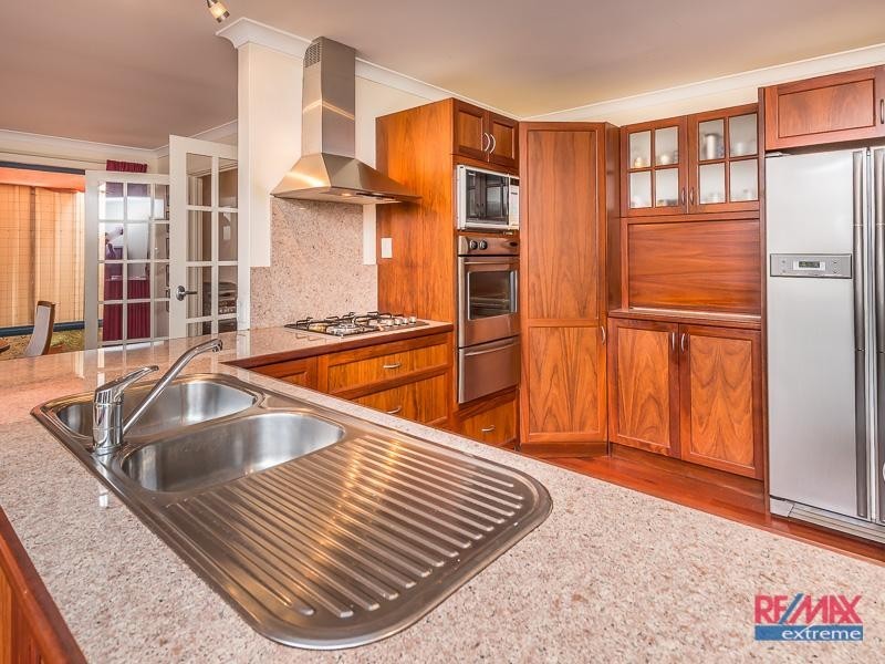 14 Woodlake Retreat, Kingsley WA 6026