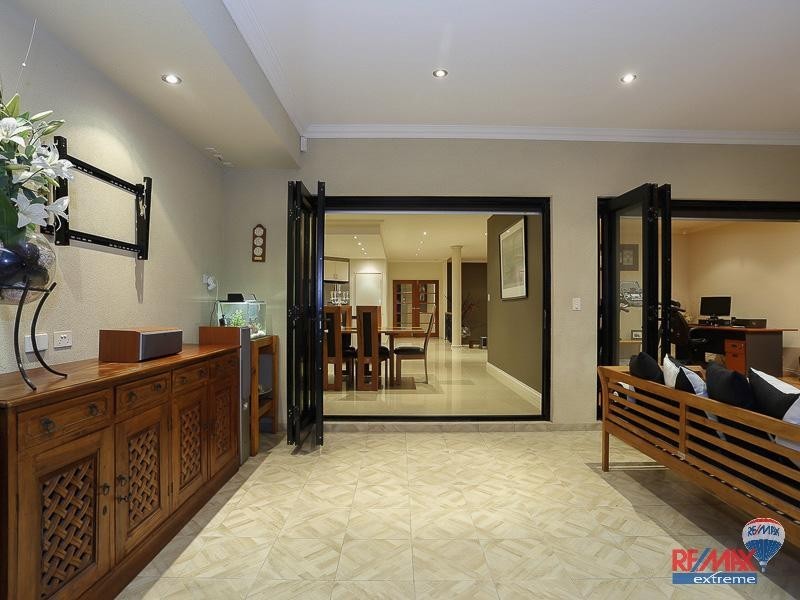 4 Hamel Close, Landsdale WA 6065