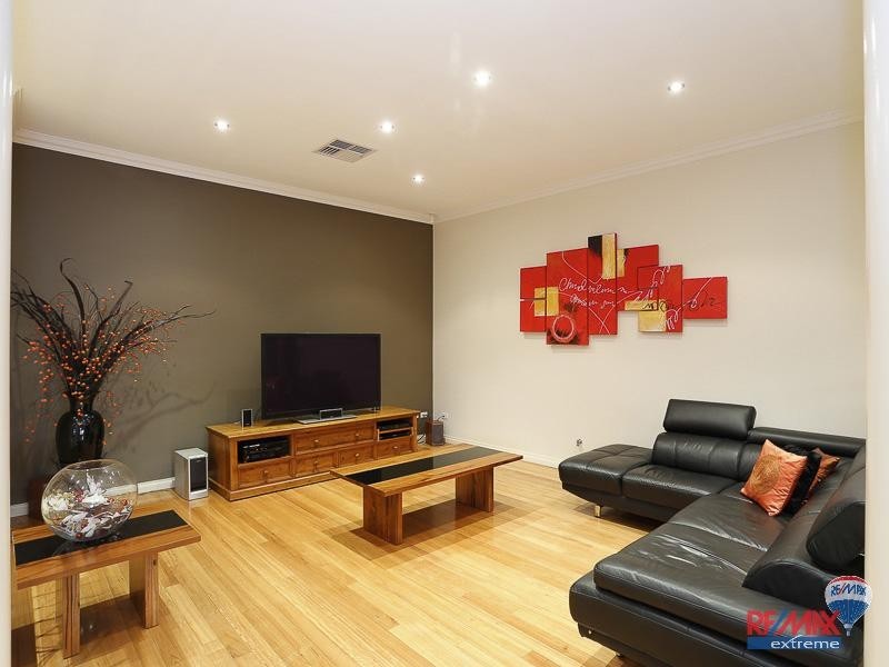 4 Hamel Close, Landsdale WA 6065