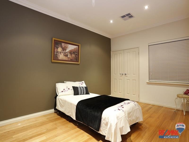 4 Hamel Close, Landsdale WA 6065