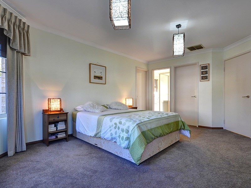 5 Urquhart Way, Hocking WA 6065