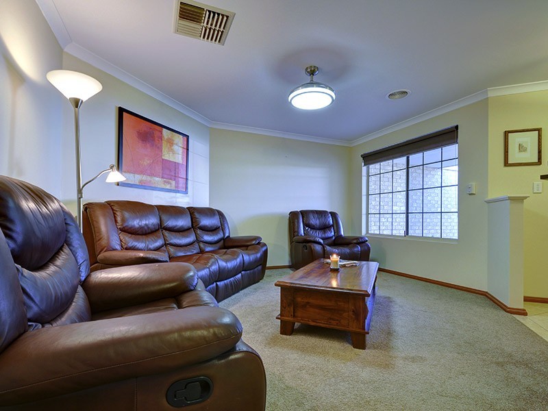 5 Urquhart Way, Hocking WA 6065