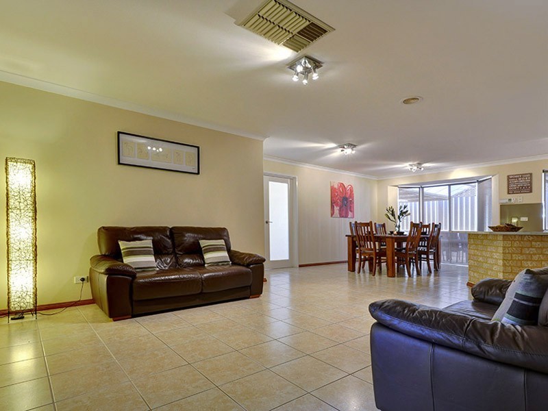 5 Urquhart Way, Hocking WA 6065