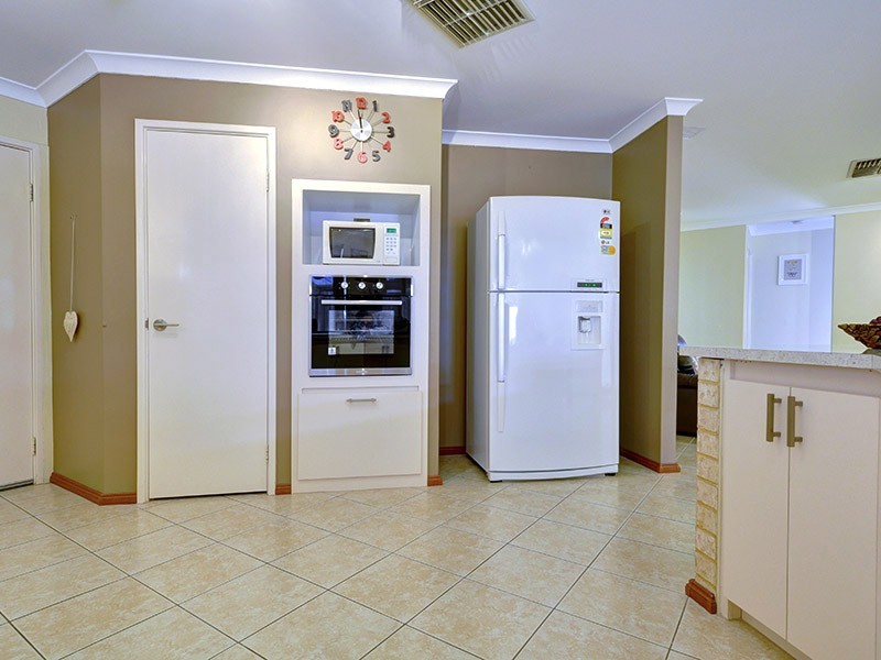 5 Urquhart Way, Hocking WA 6065