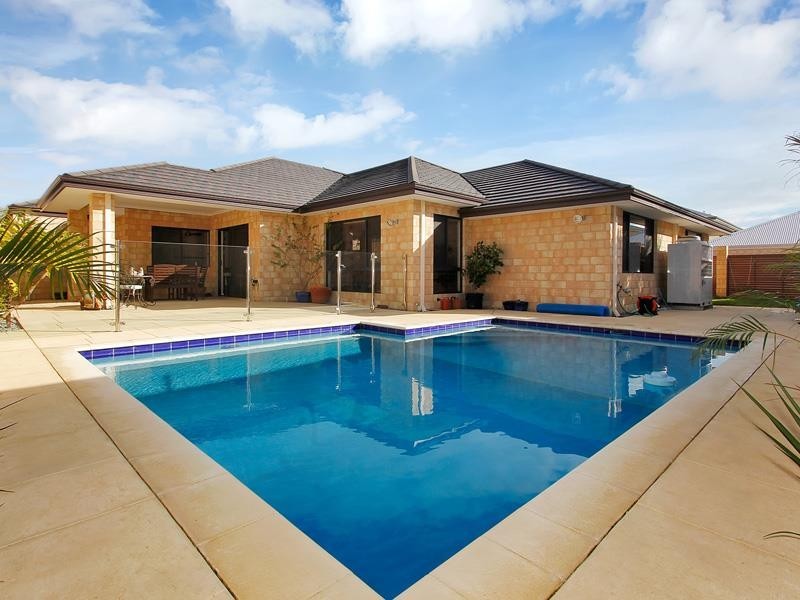 22 St Lucia Road, Iluka WA 6028