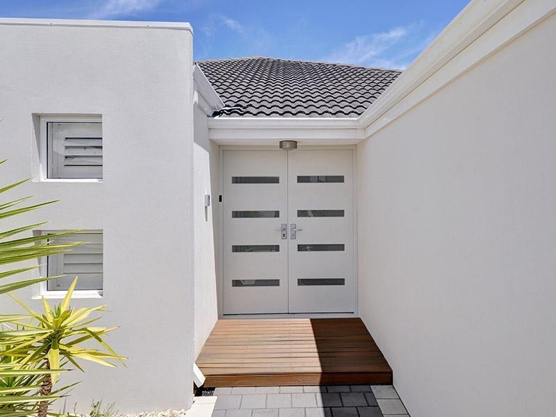 15 Chalkwell Bend, Landsdale WA 6065