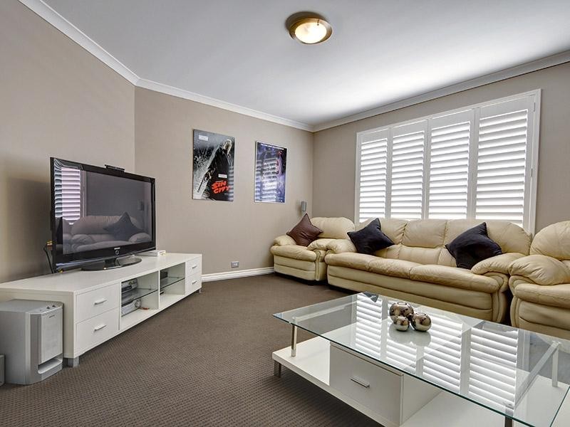 15 Chalkwell Bend, Landsdale WA 6065