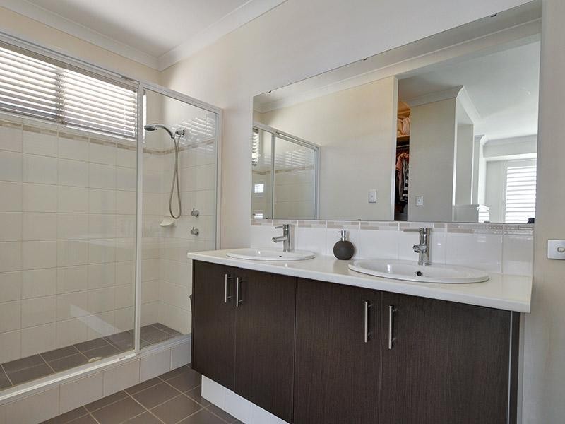 15 Chalkwell Bend, Landsdale WA 6065